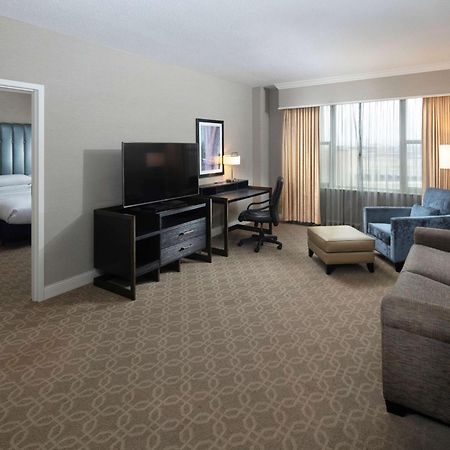 Hotel Hilton Milwaukee Exterior foto