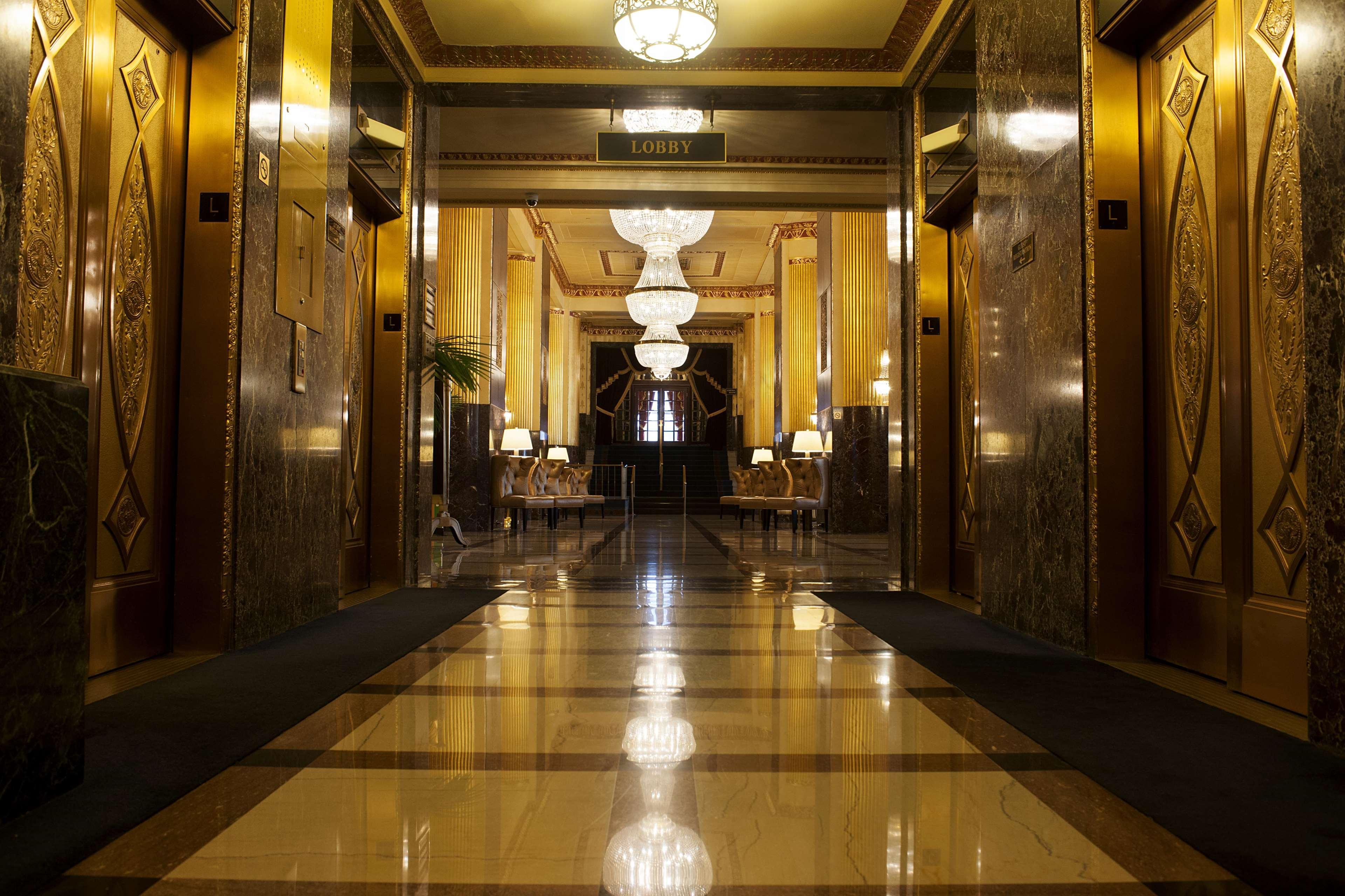 Hotel Hilton Milwaukee Exterior foto