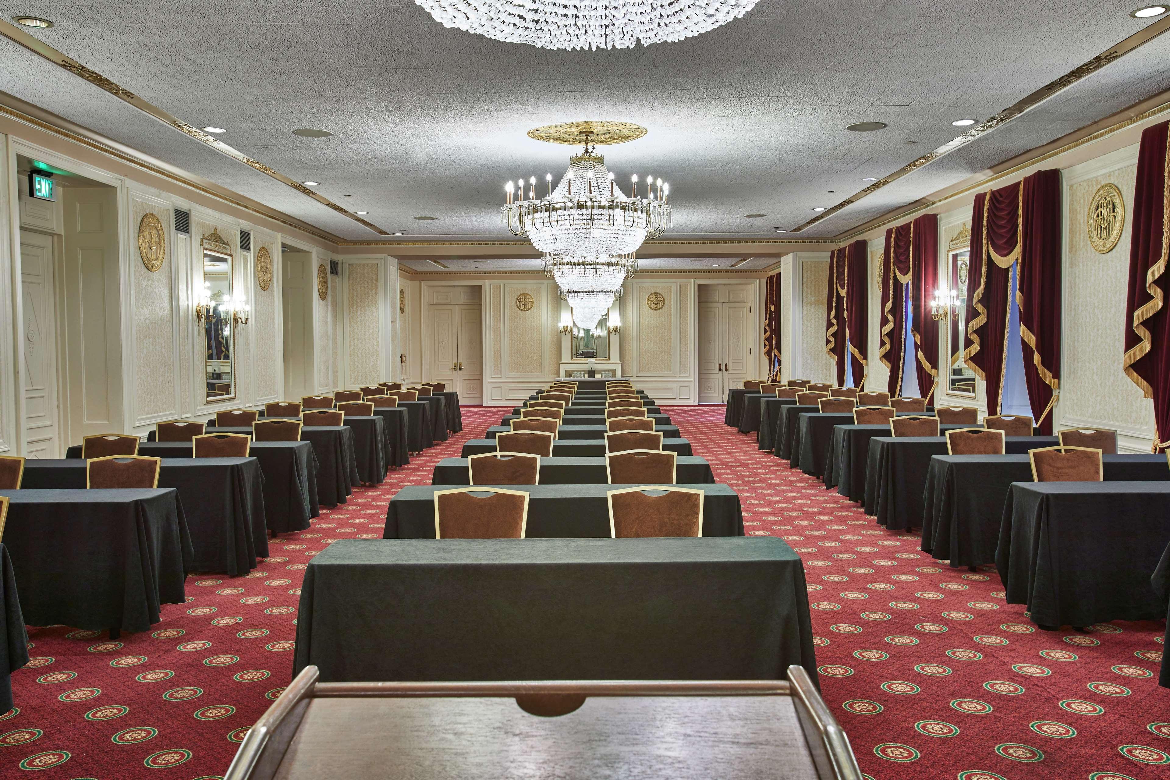 Hotel Hilton Milwaukee Exterior foto