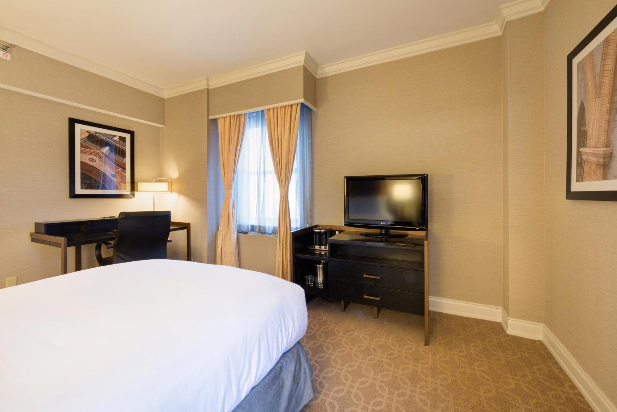 Hotel Hilton Milwaukee Exterior foto