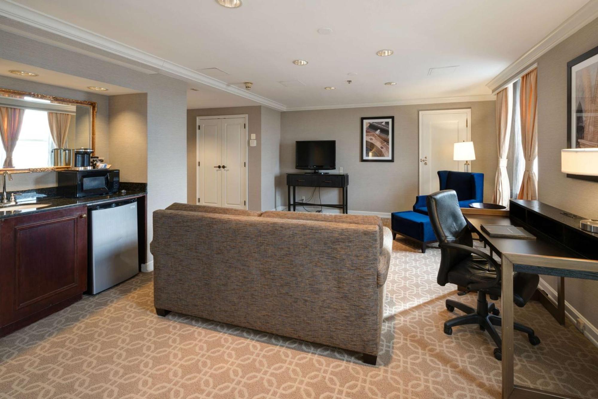 Hotel Hilton Milwaukee Exterior foto