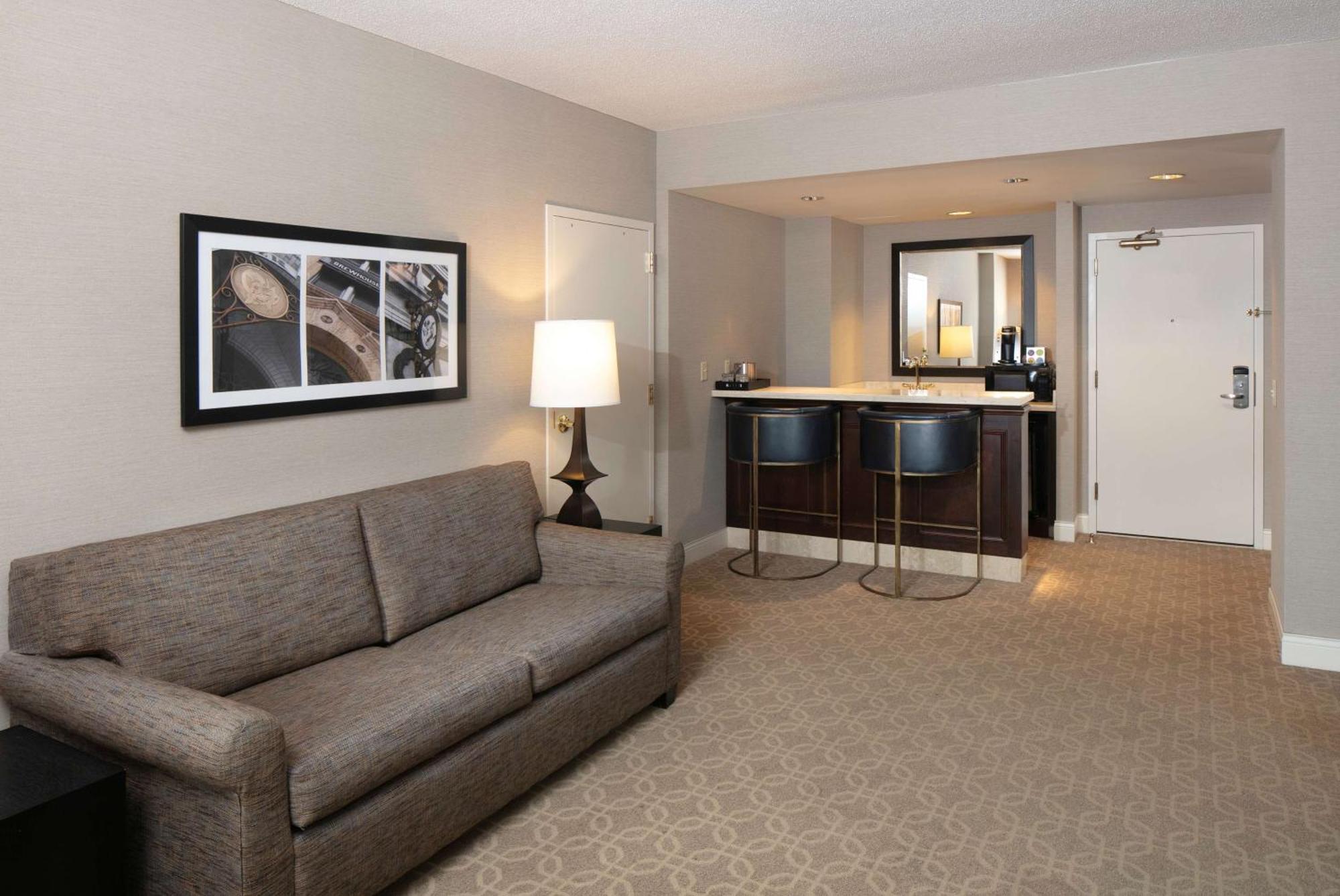 Hotel Hilton Milwaukee Exterior foto