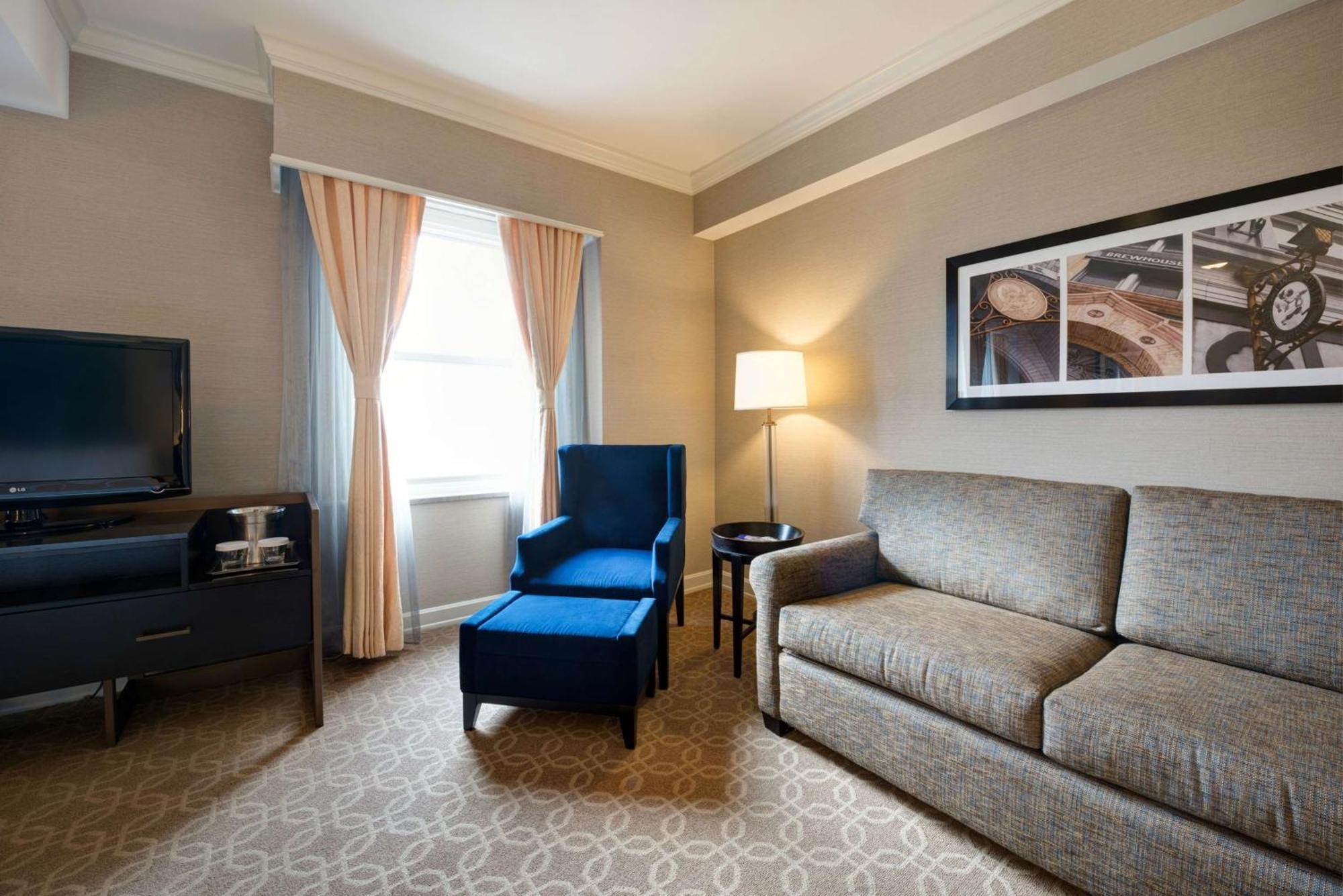 Hotel Hilton Milwaukee Exterior foto