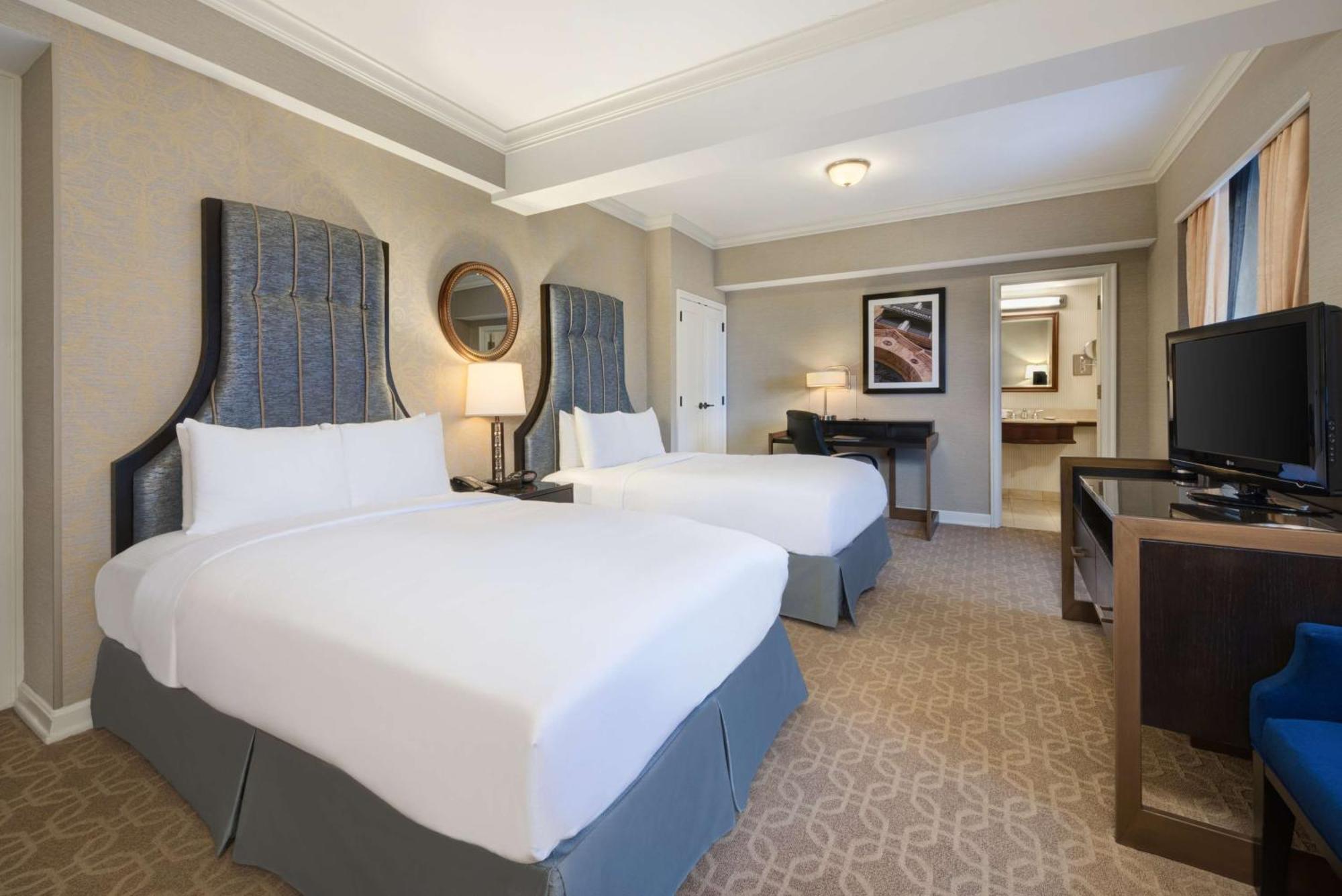 Hotel Hilton Milwaukee Exterior foto