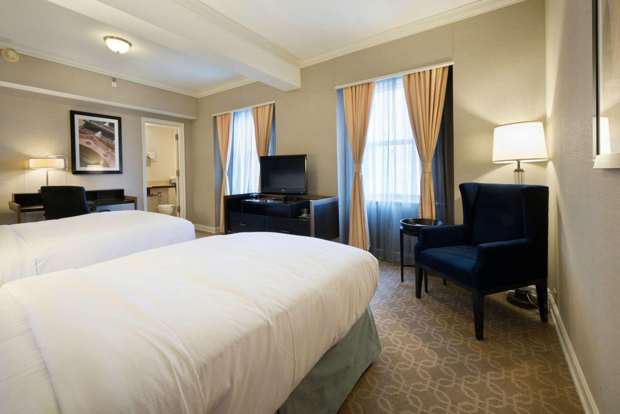 Hotel Hilton Milwaukee Exterior foto
