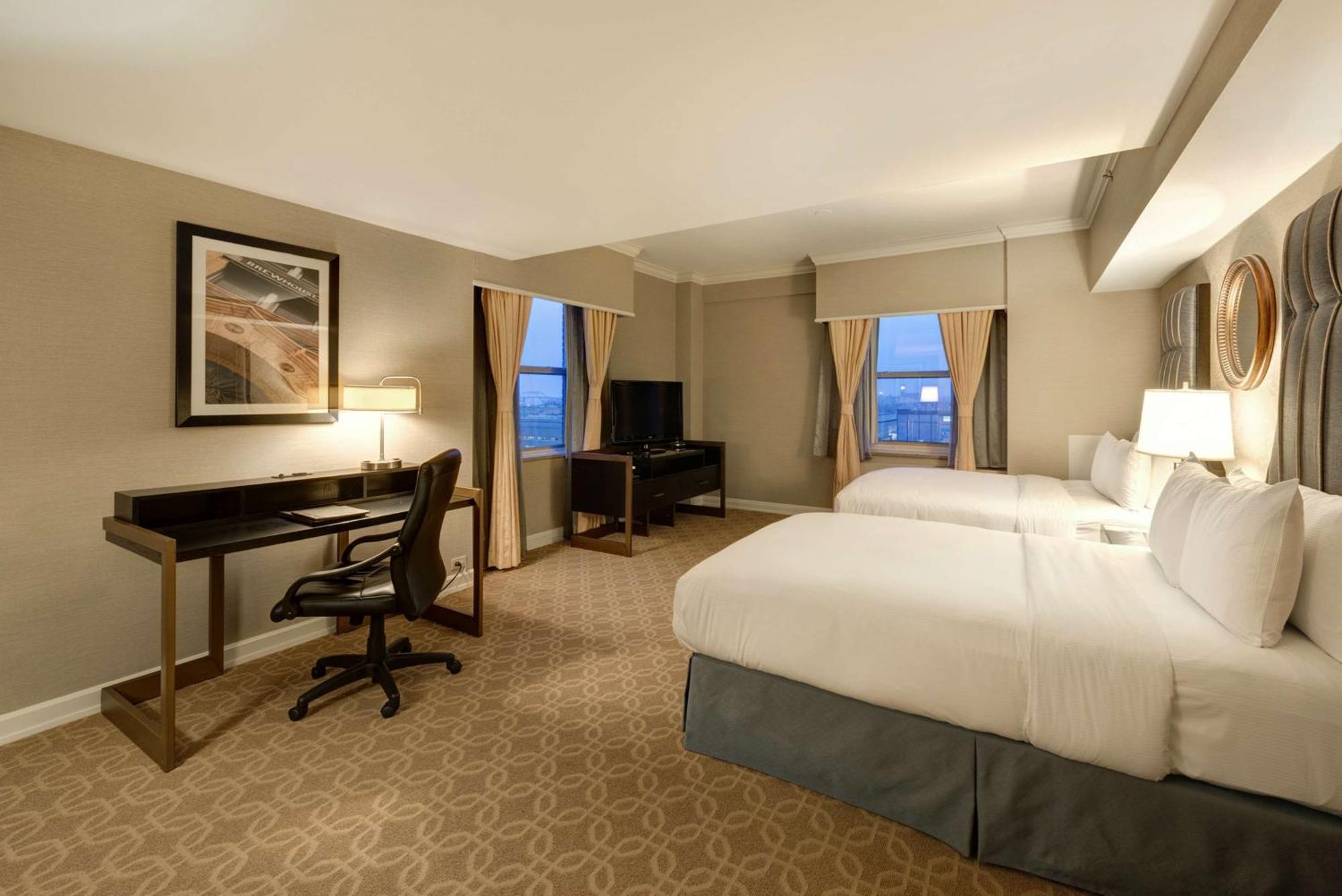 Hotel Hilton Milwaukee Exterior foto