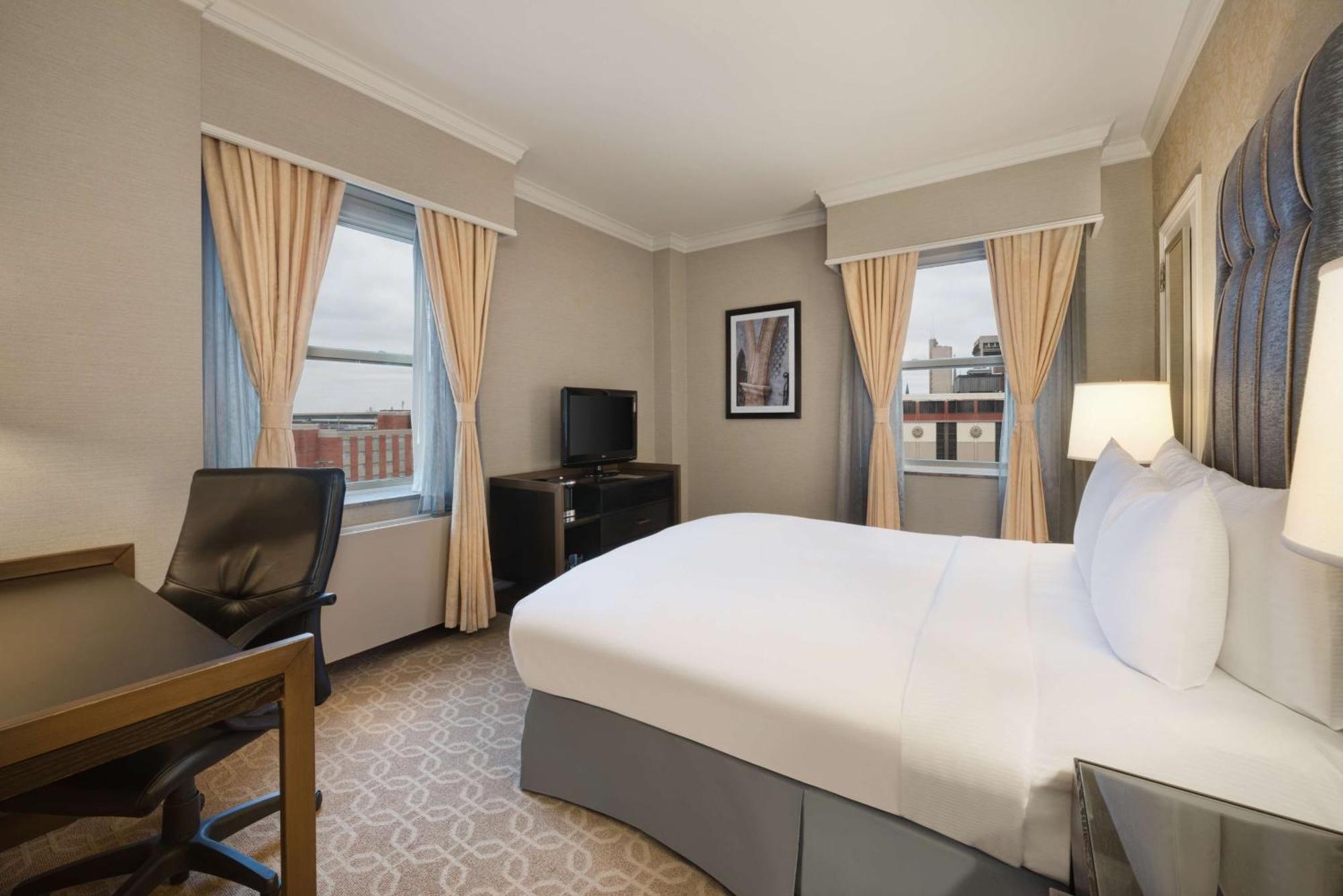 Hotel Hilton Milwaukee Exterior foto